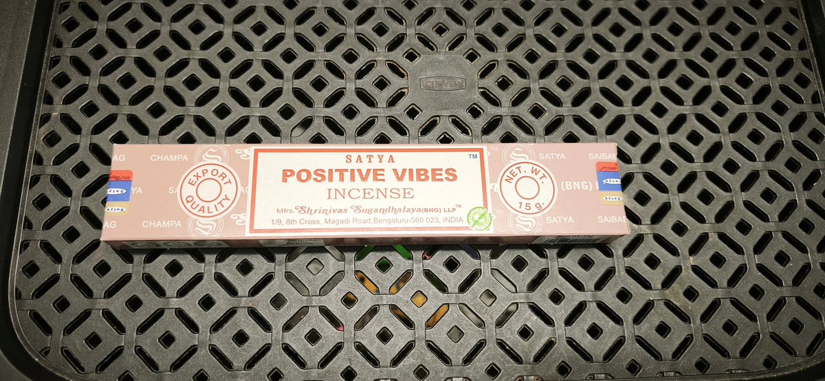 Une boîte d'encens Satya de 15g au choix.