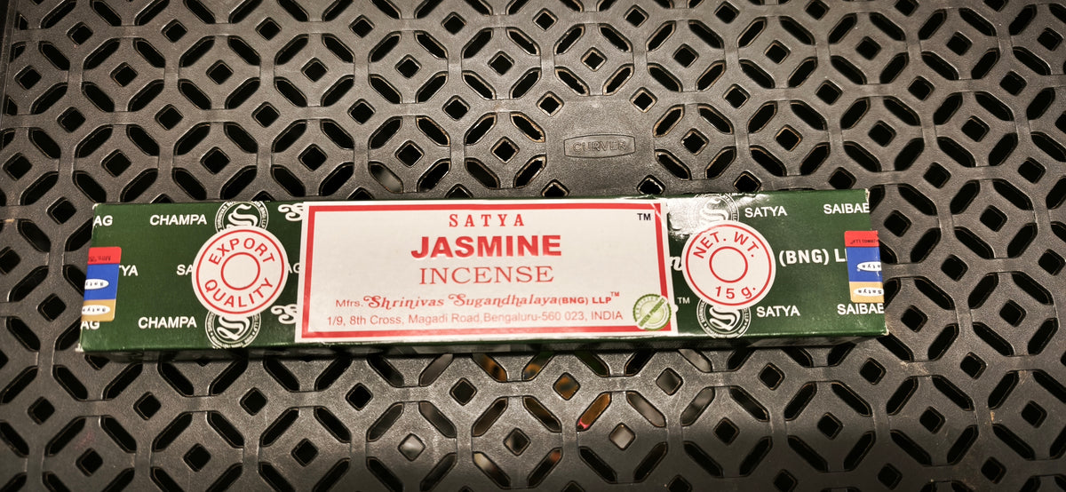 Une boîte d'encens Satya de 15g au choix.